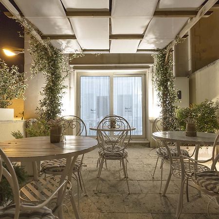 La Loggia Dei Rayno Bed & Breakfast Lecce Bagian luar foto