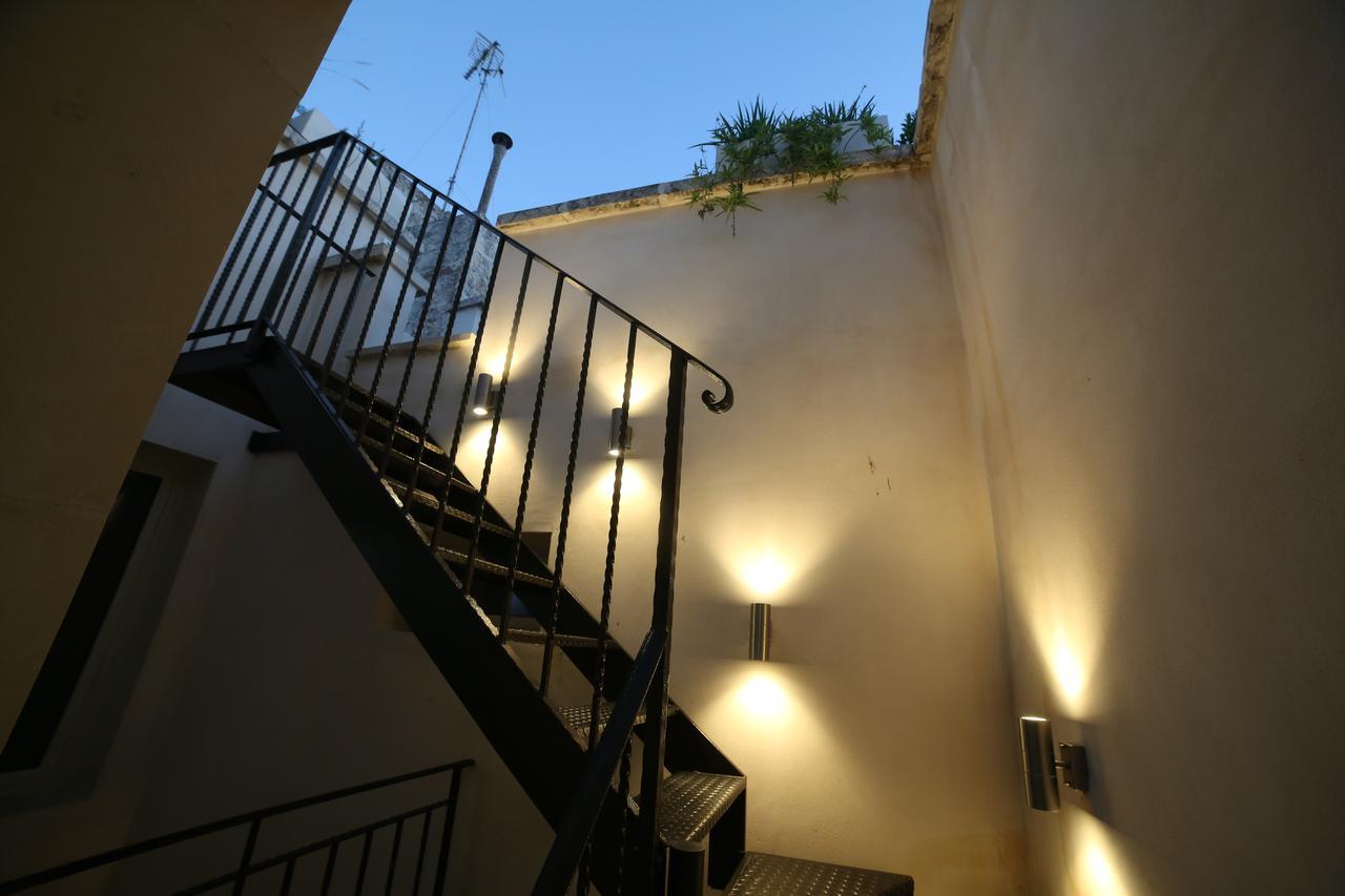 La Loggia Dei Rayno Bed & Breakfast Lecce Bagian luar foto